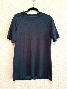 Men's Lululemon Navy Metal Tech Short-Sleeve Performance Shirt, Large